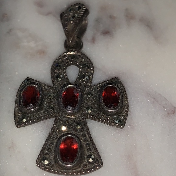 Vintage Sterling Silver  Filigree Cross Pendant with Garnet Stone - Picture 3 of 16